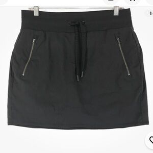 Athleta Black Trekkie Skort